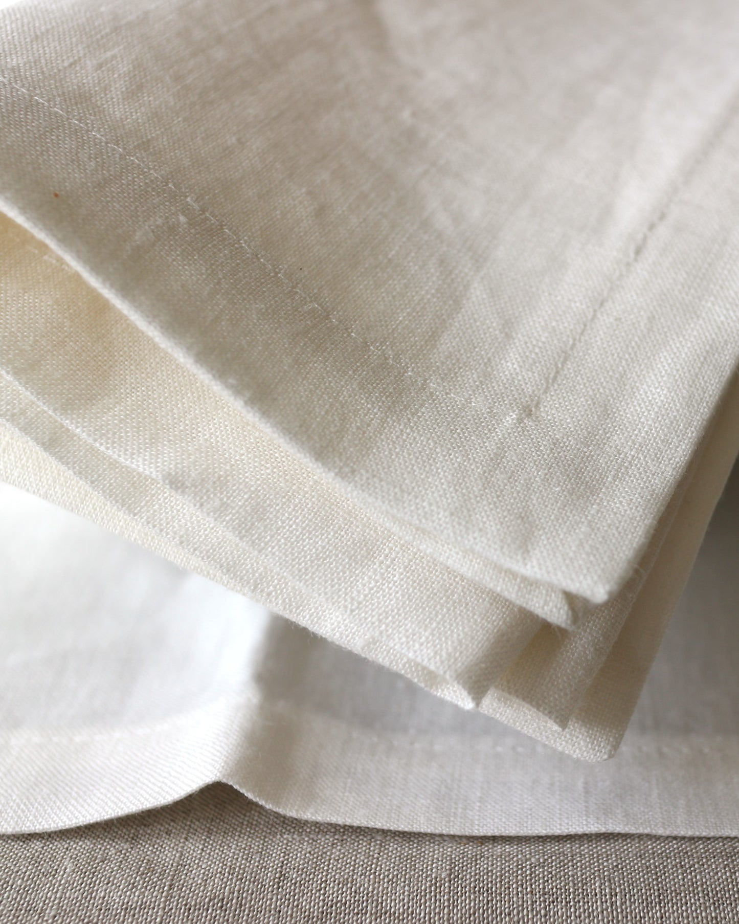 Leinenservietten im 2er Set aus reinem Bio-Leinen, Offwhite