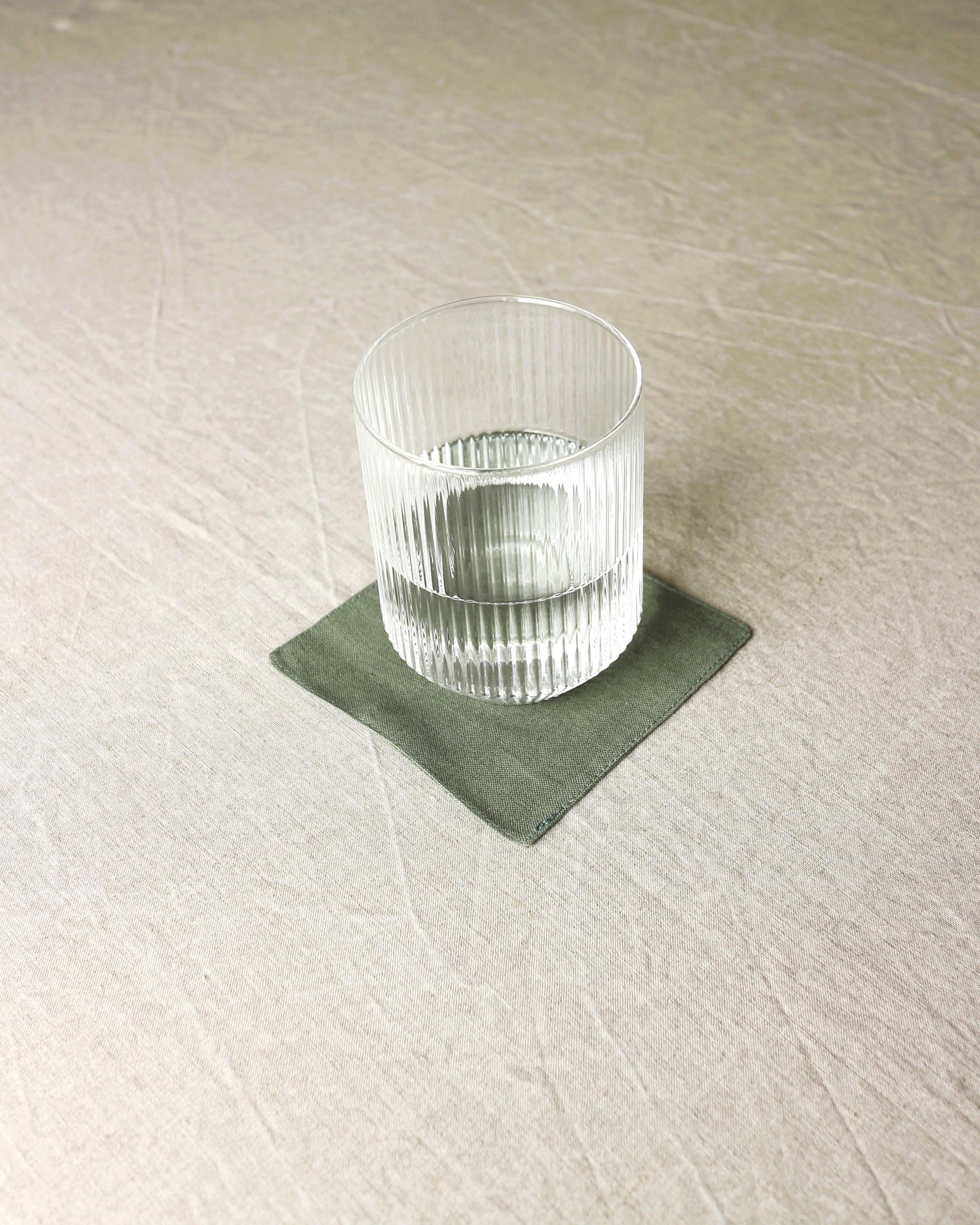 Glasuntersetzer aus reinem Bio-Leinen im 4er Set, Olivgrün