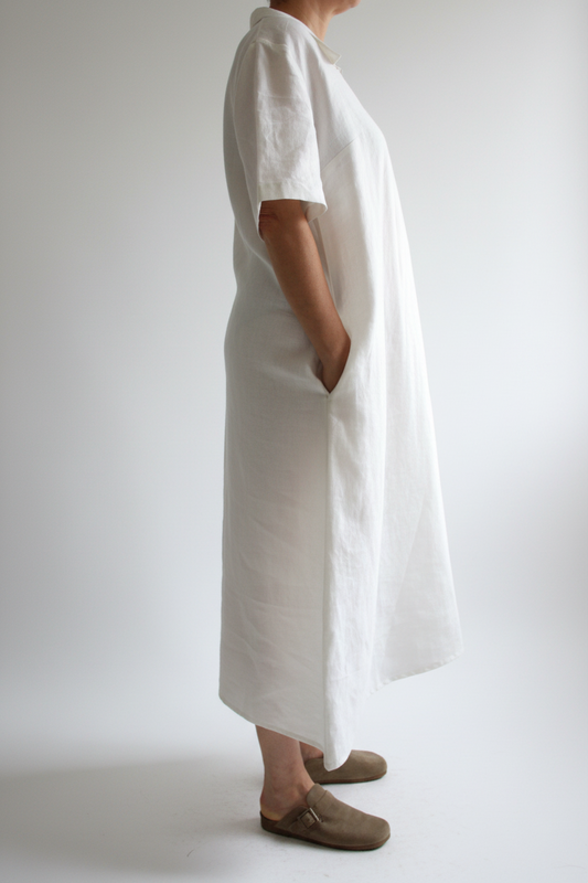 Leinenkleid mit Kragen in Naturweiß aus Bio-Leinen