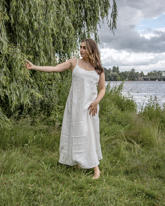 Trägerkleid in Naturweiß aus 100% Bio-Leinen