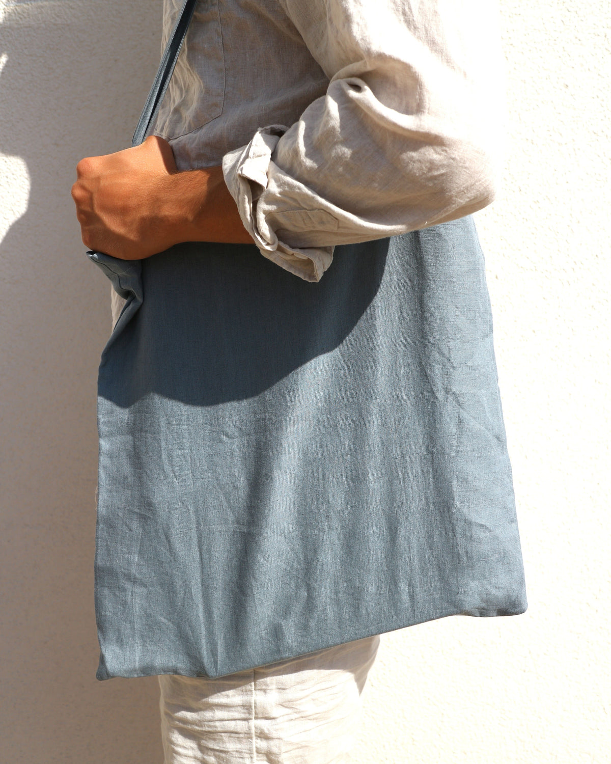 Leinentasche aus reinem Bio-Leinen in Seeblau. Made in Berlin – njulinen