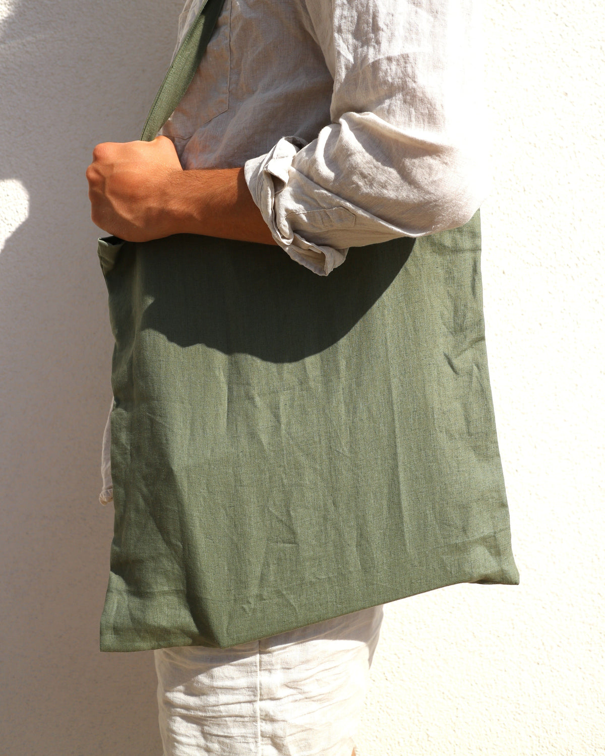 Leinentasche aus reinem Bio-Leinen in Olivgrün. Made in Berlin – njulinen
