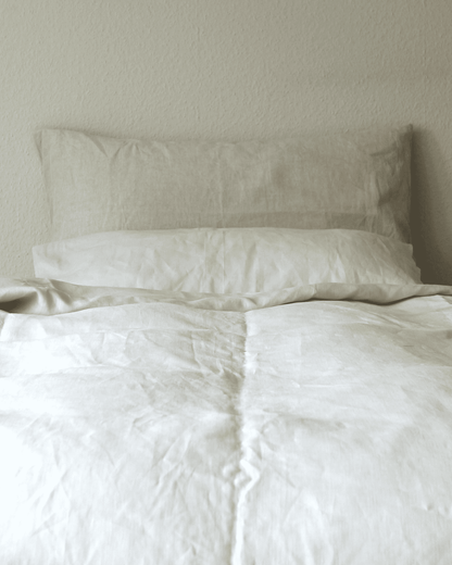 Bio-Leinenbettwäsche in Hellgrau in Berlin gefertigt