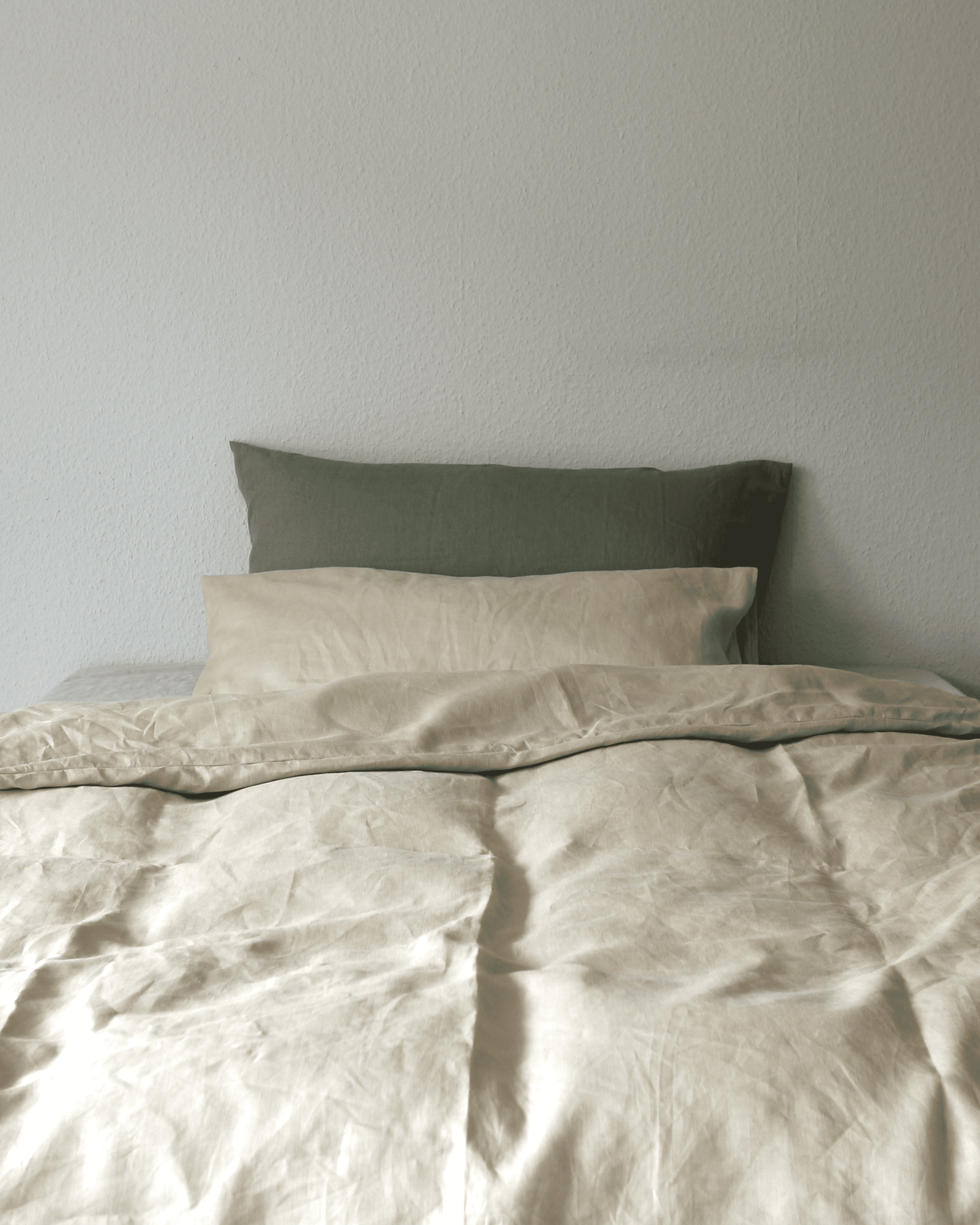 beigefarbene Leinenbettwäsche aus reinem Bio-Leinen