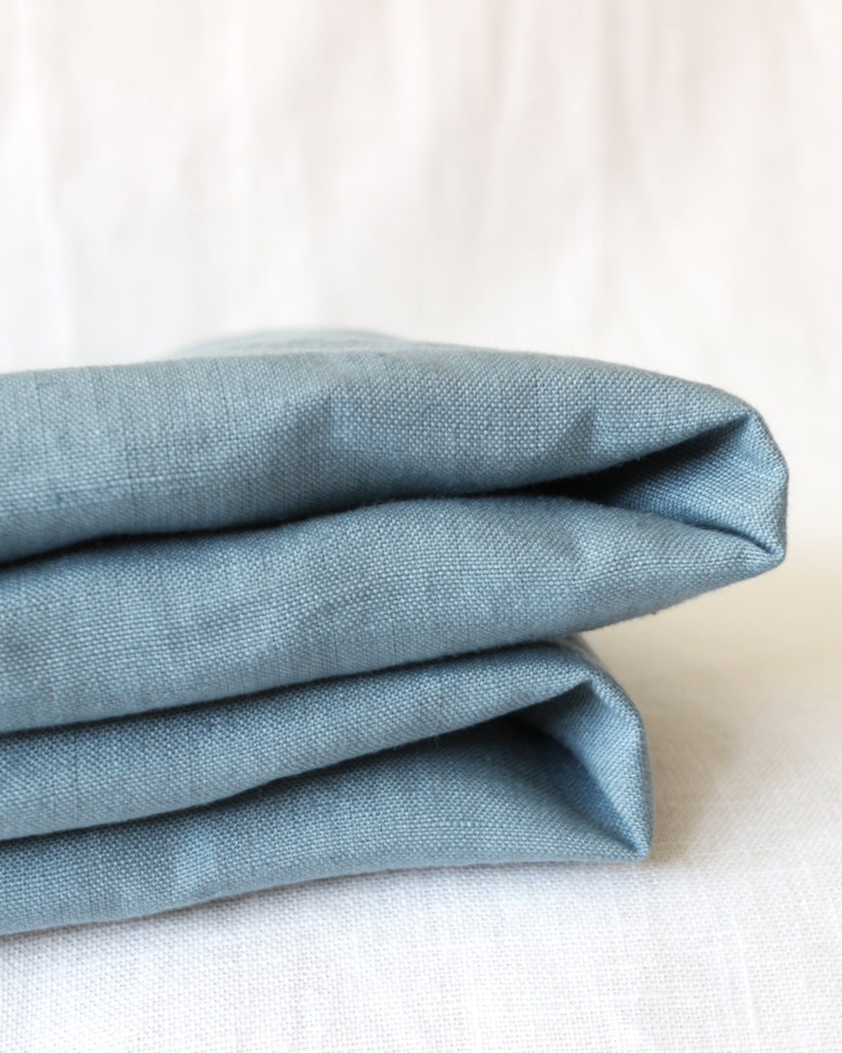 Leinenstoff als Meterware aus reinem Bio-Leinen in Seeblau – njulinen