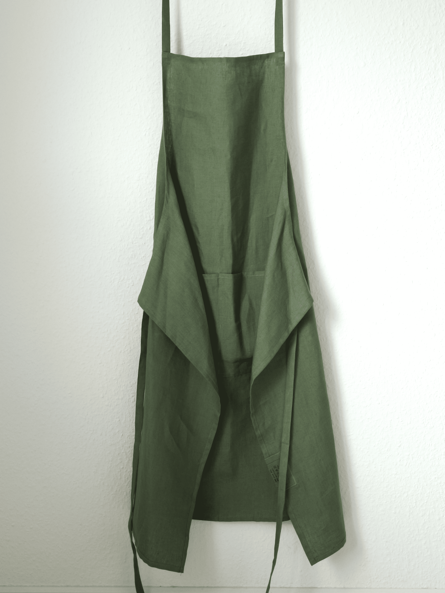 Kochschürze aus reinem Bio-Leinen in Olivgrün, unisex