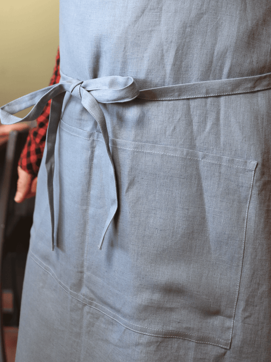 Kochschürze aus reinem Bio-Leinen in Seeblau, unisex