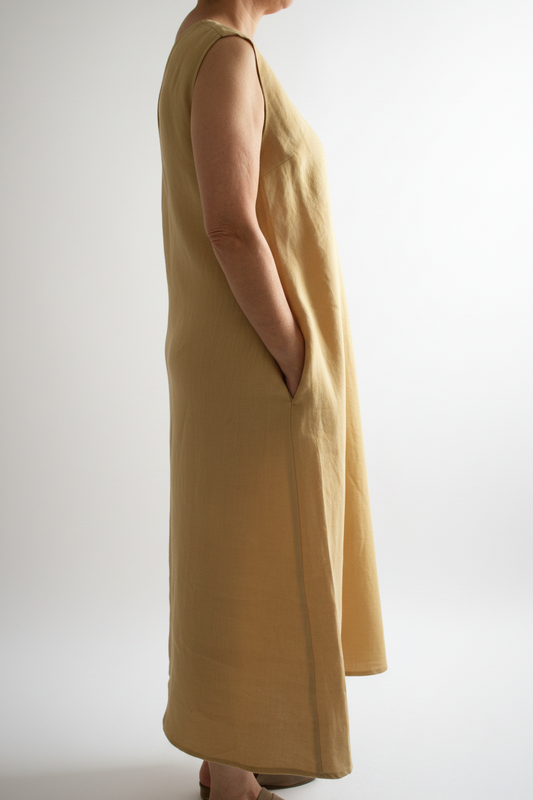 Leinenkleid mit breiten Trägern in Honiggelb aus Bio-Leinen