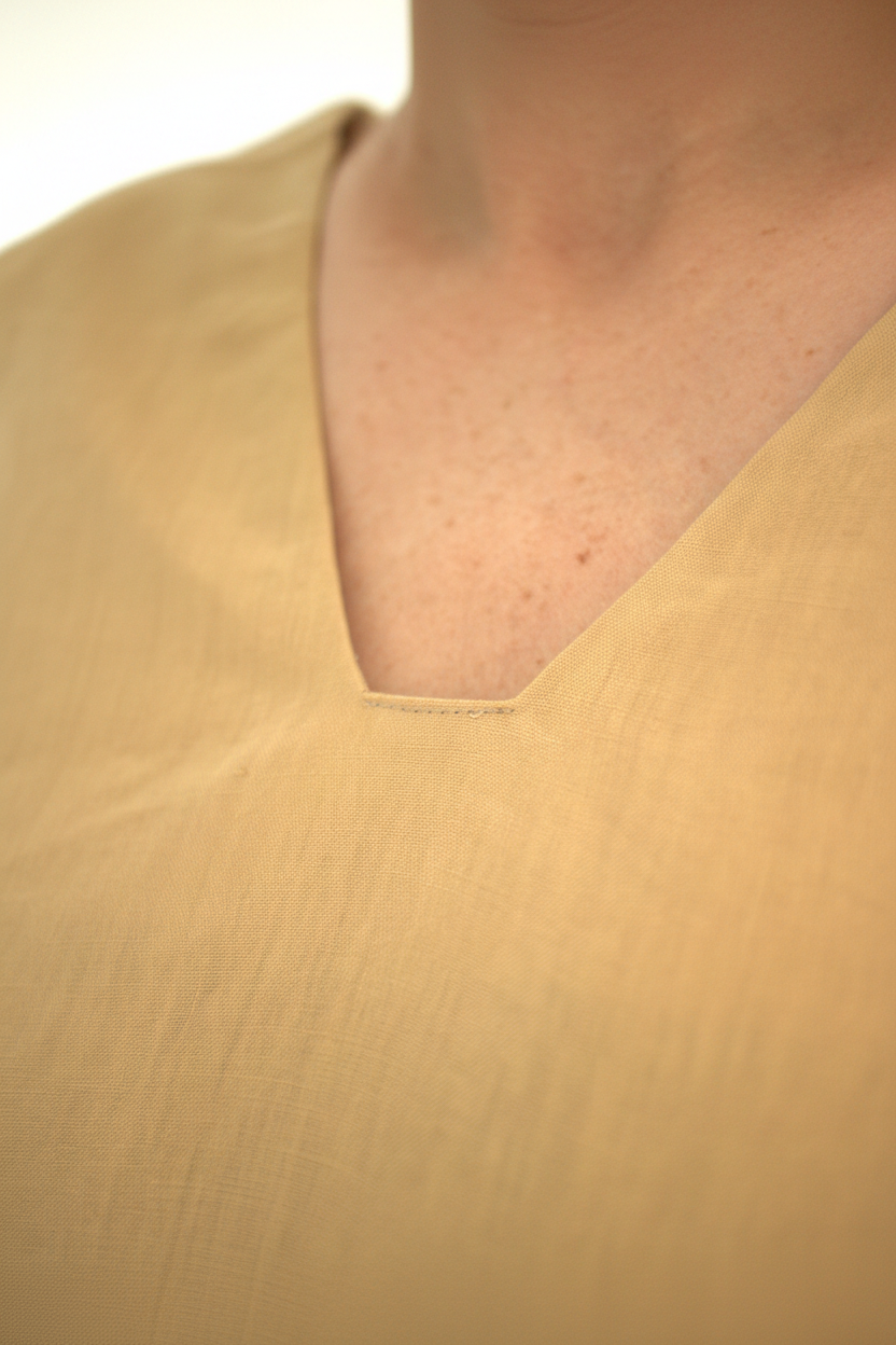 Leinenkleid mit breiten Trägern in Honiggelb aus Bio-Leinen