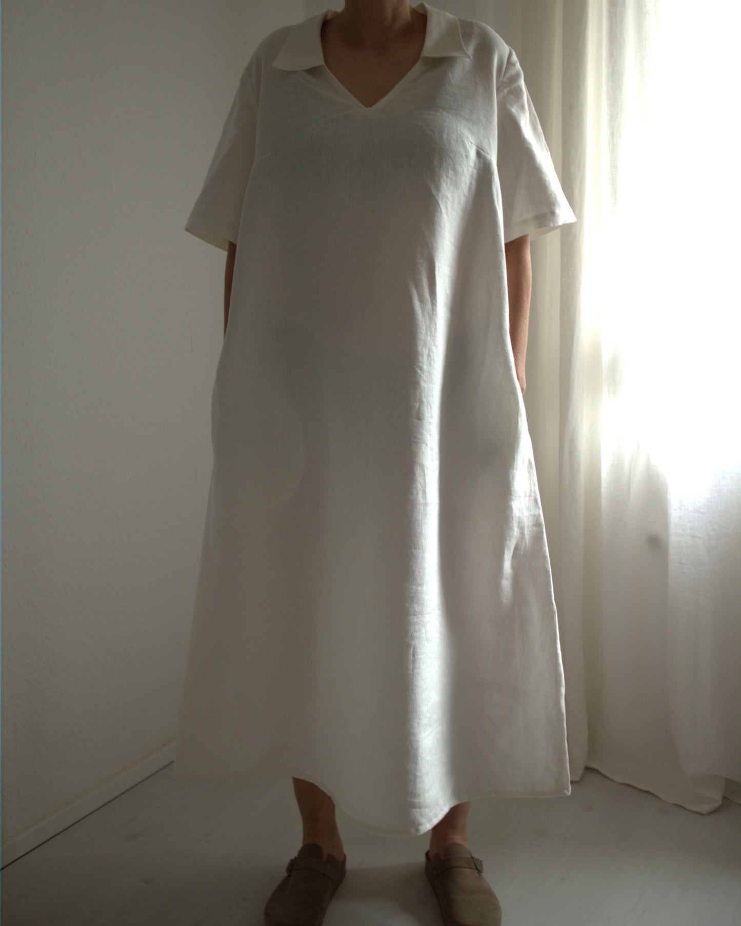 Leinenkleid mit Kragen in Naturweiß aus Bio-Leinen