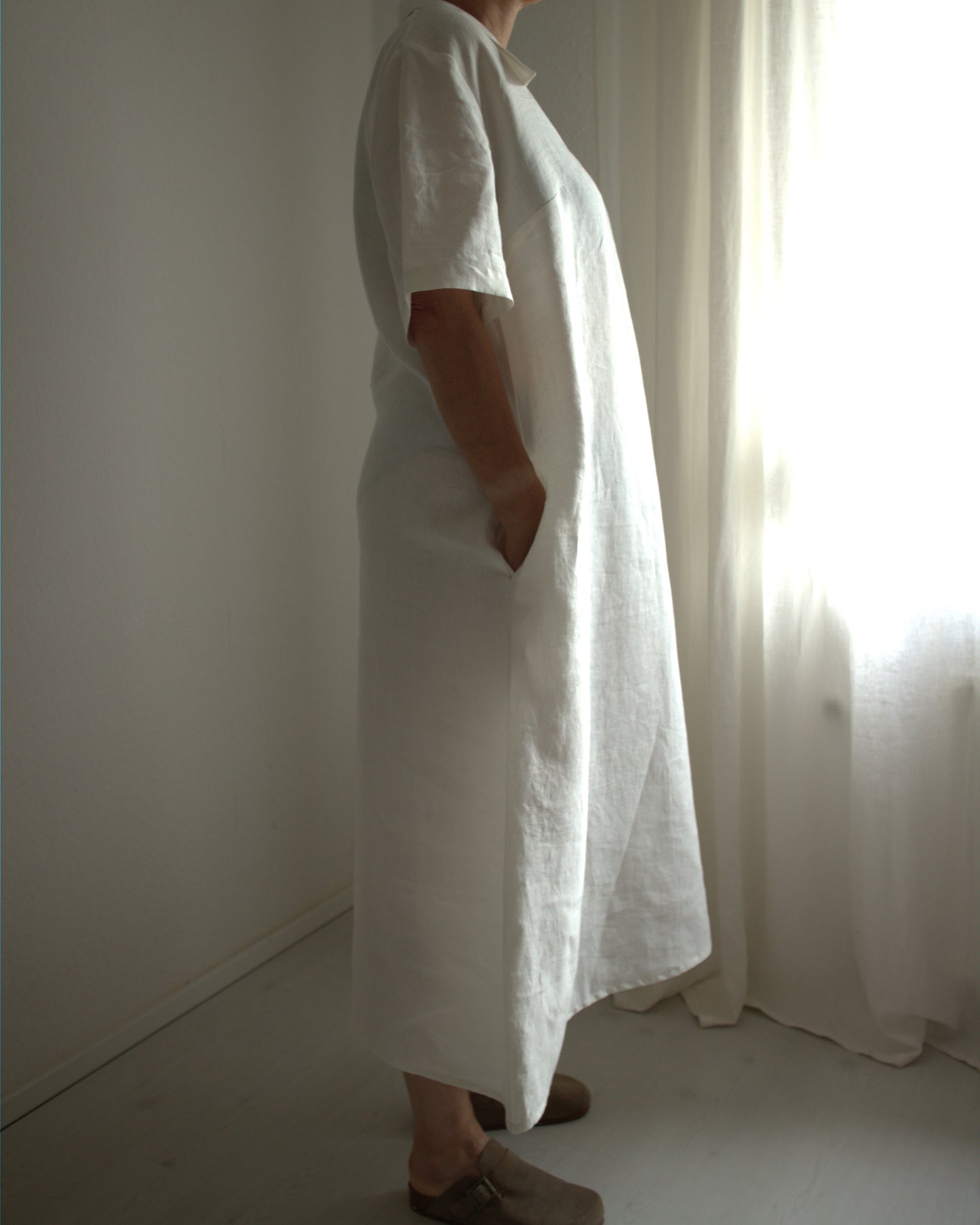 Leinenkleid mit Kragen in Naturweiß aus Bio-Leinen