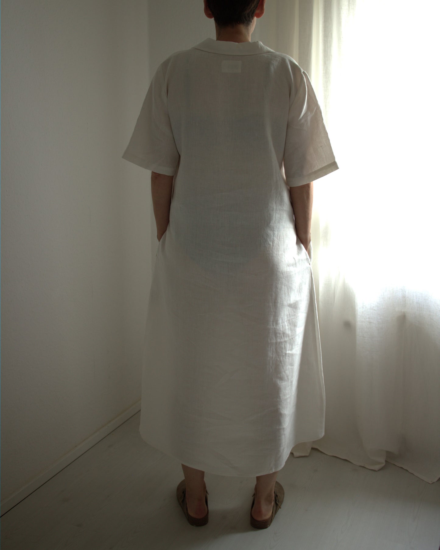 Leinenkleid mit Kragen in Naturweiß aus Bio-Leinen